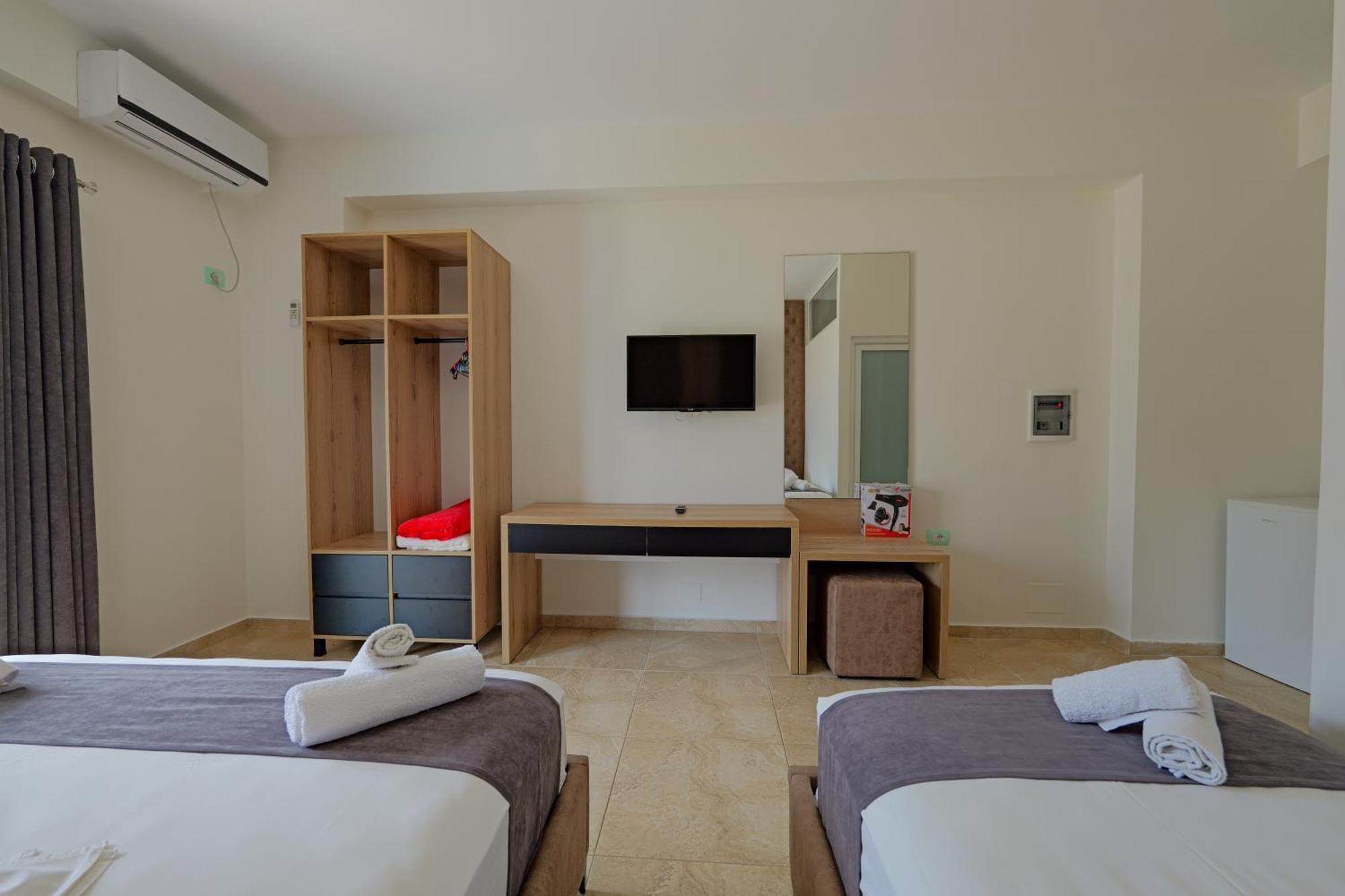 Hotel Esmerald 3*