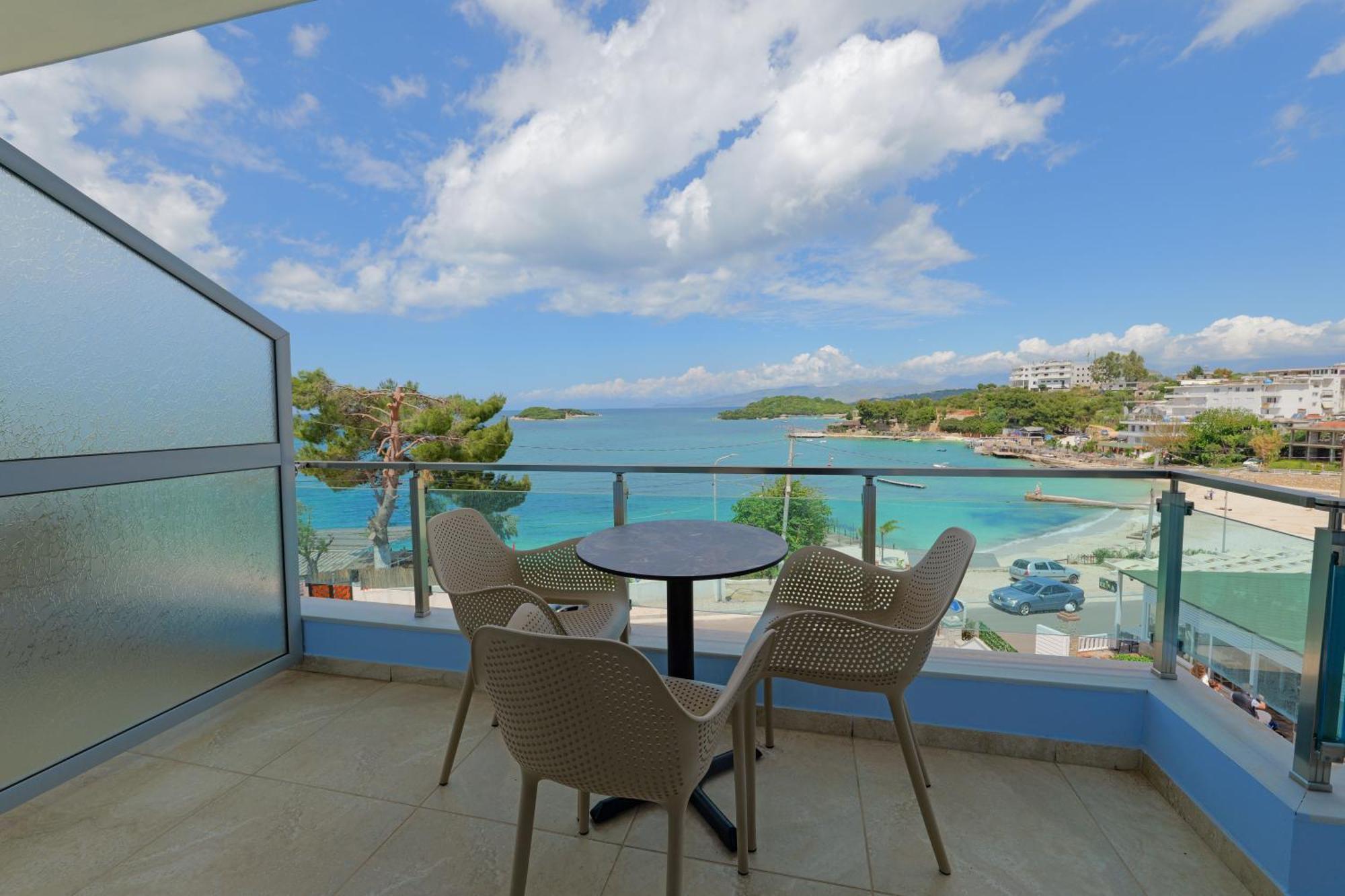 Hotel Esmerald 3*