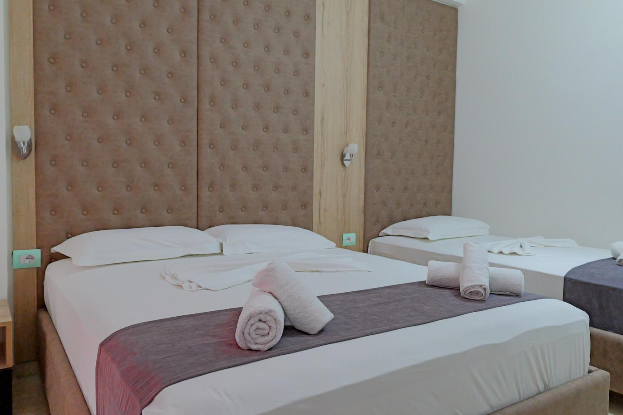 Hotel Esmerald 3*
