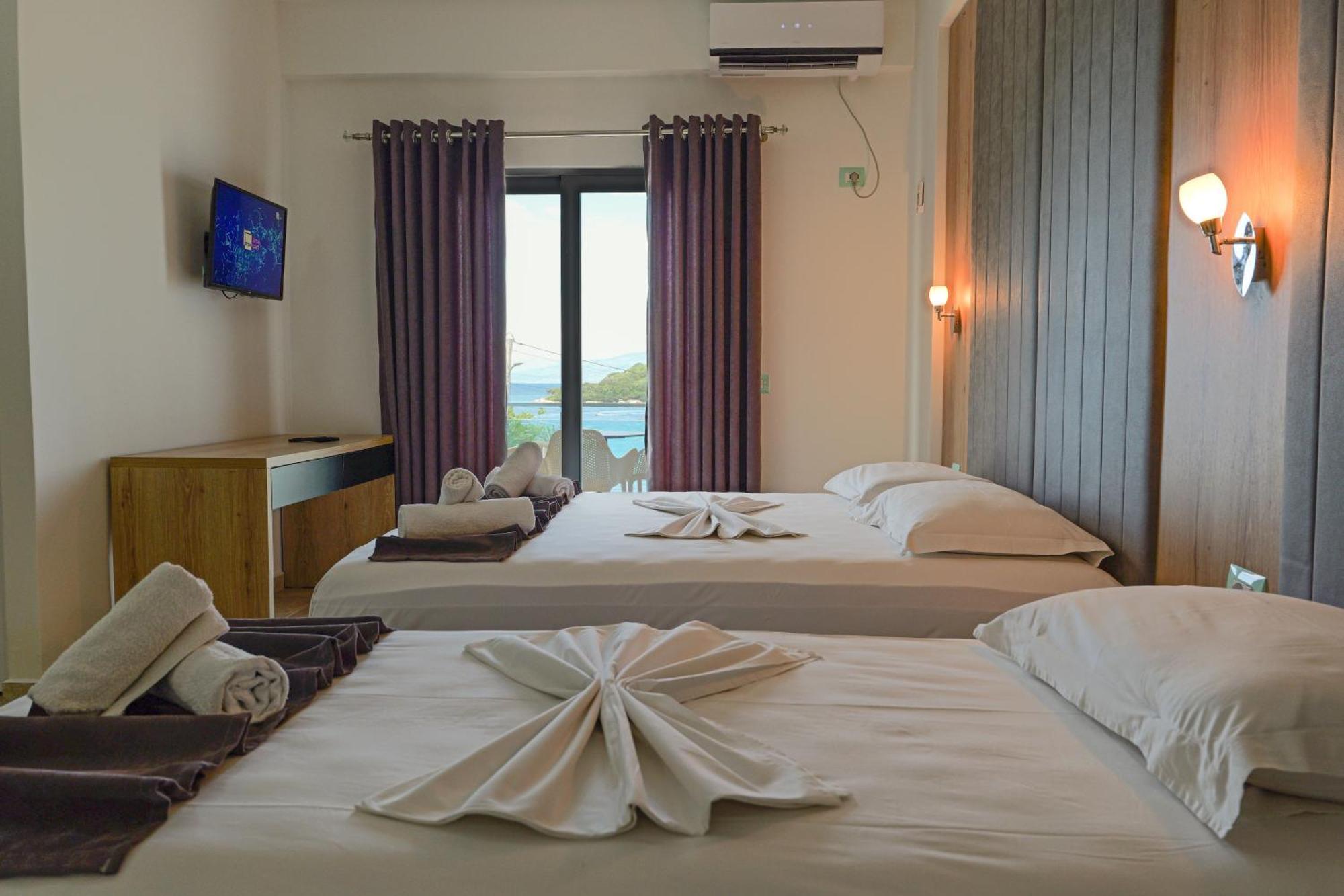 Hotel Esmerald 3*