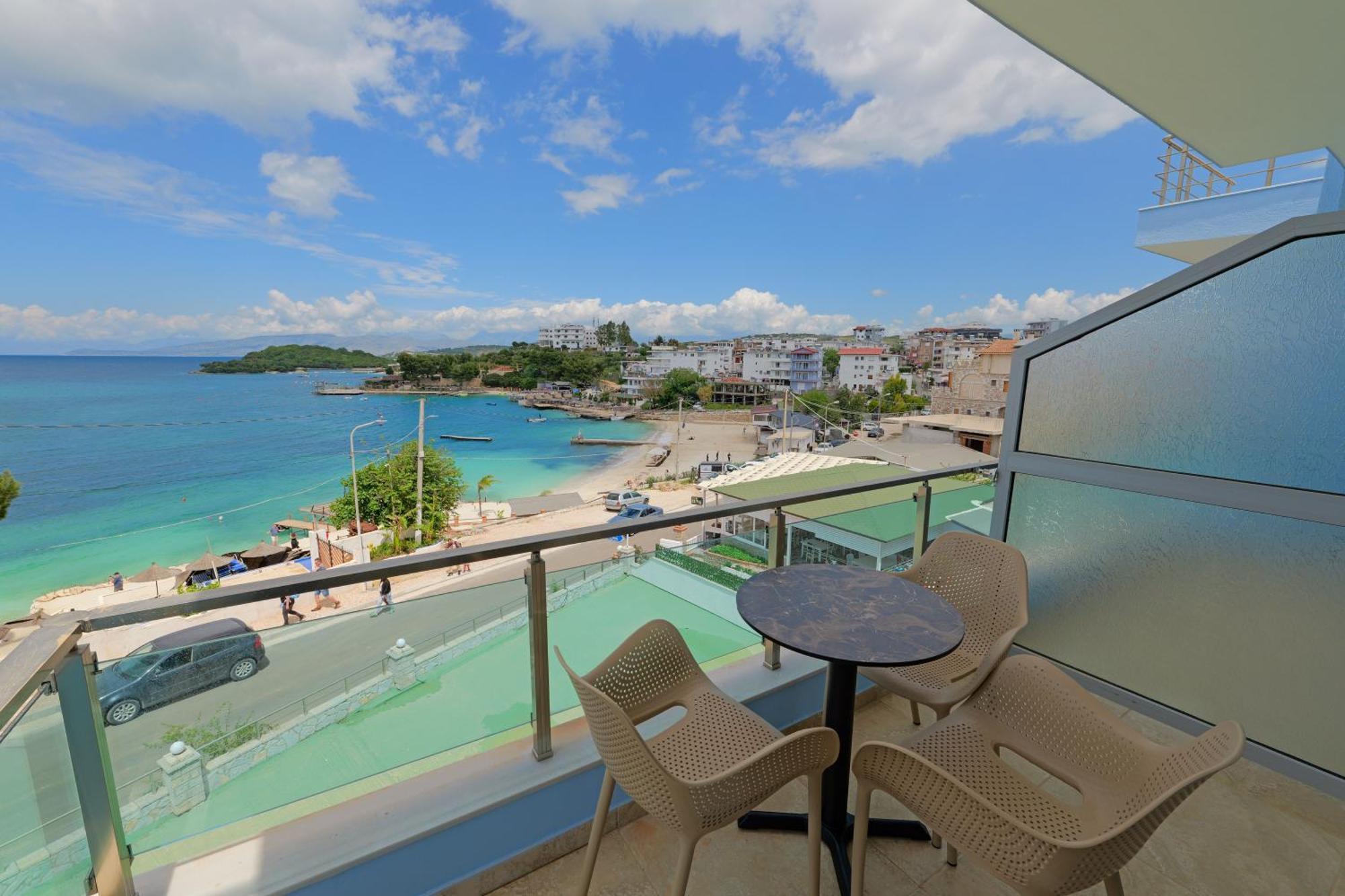 Hotel Esmerald 3*