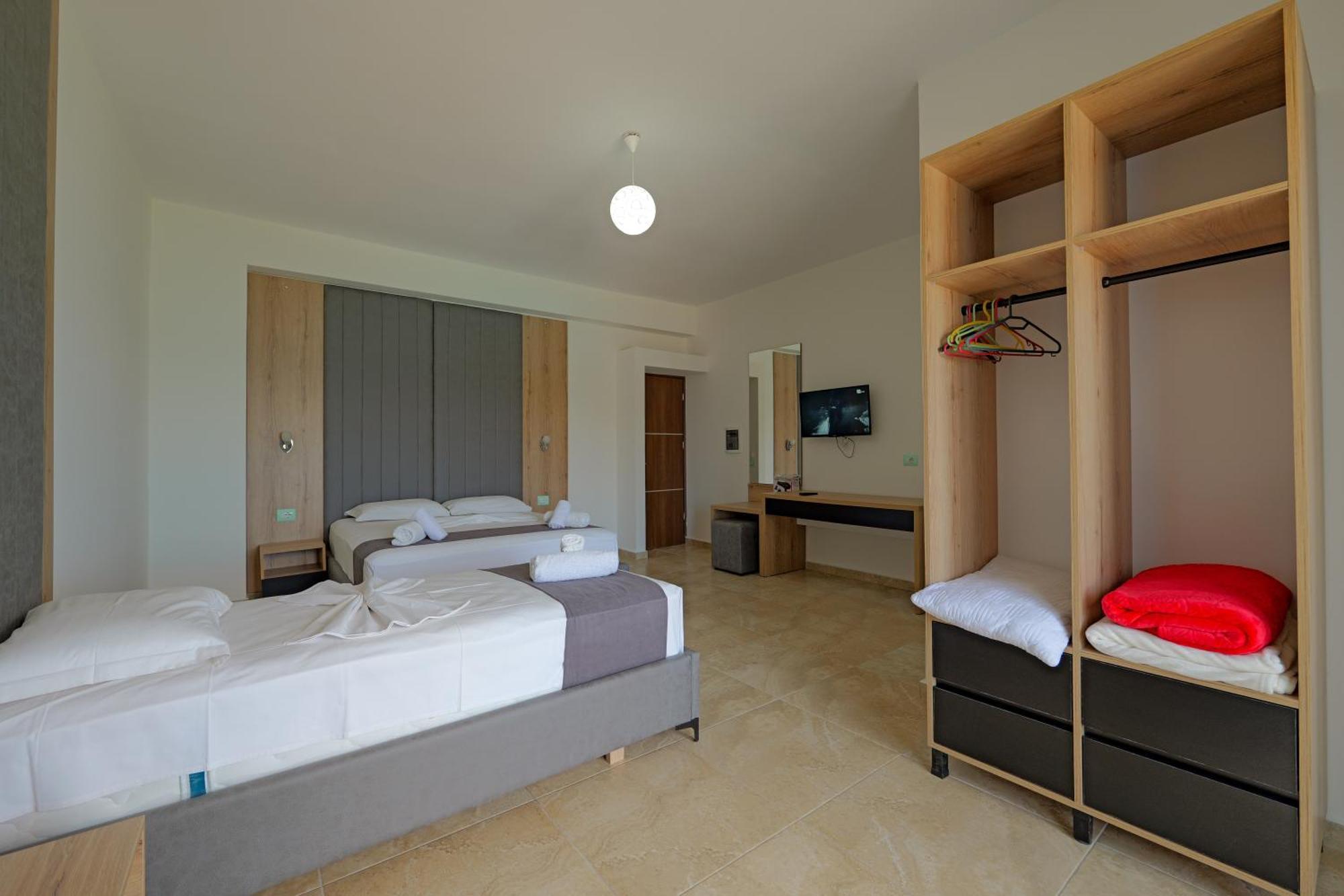Hotel Esmerald Ksamil