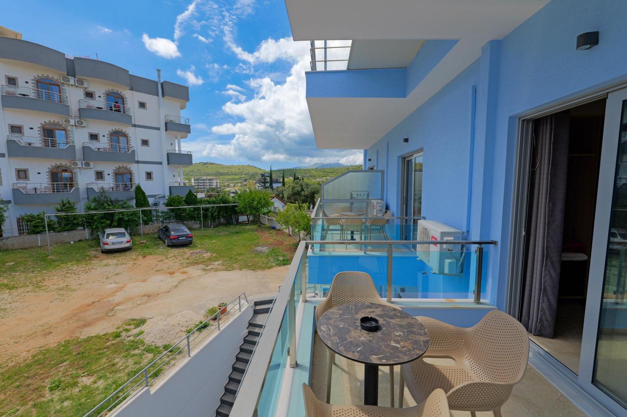 Hotel Esmerald 3*
