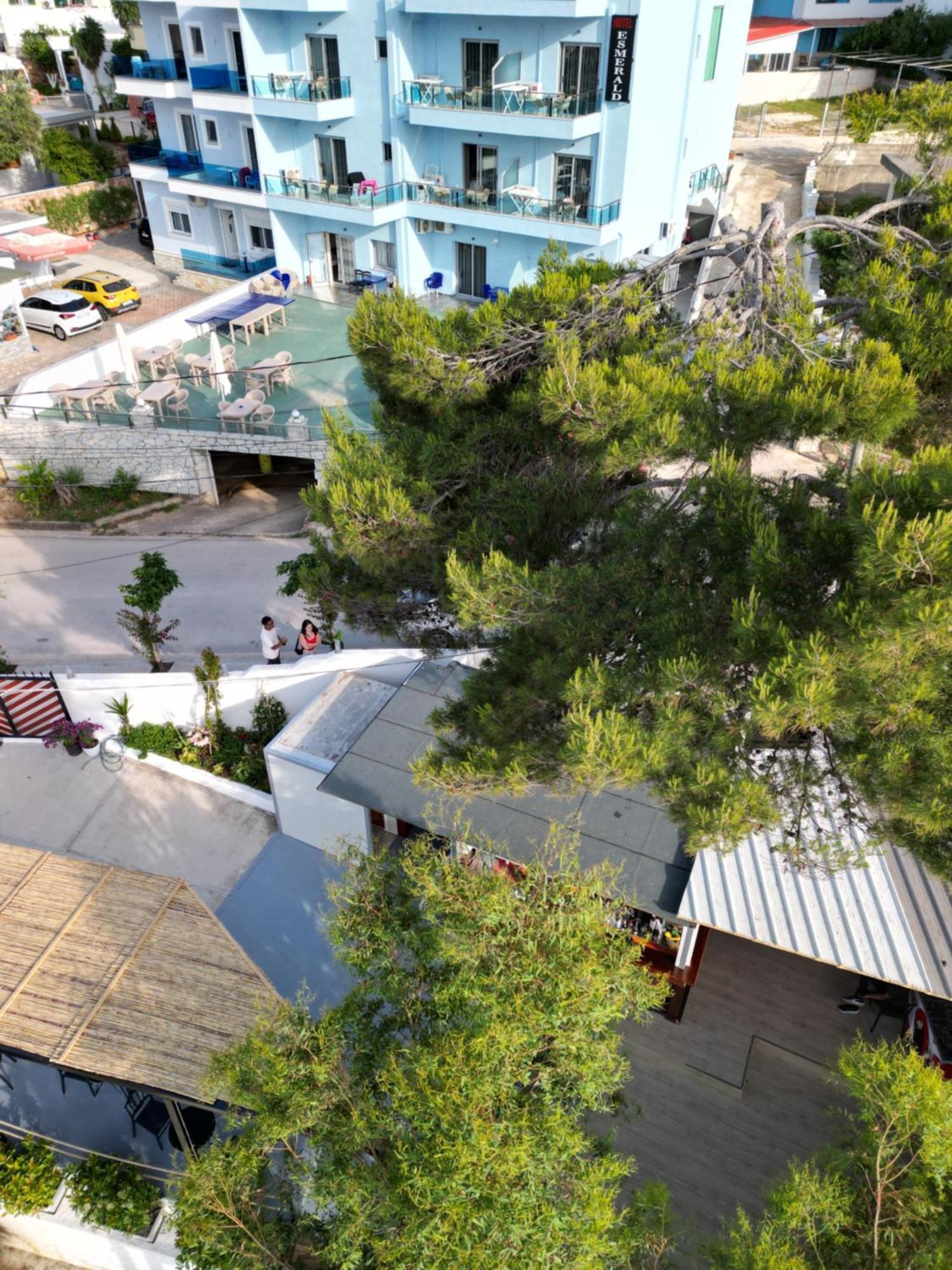 Hotel Esmerald 3*